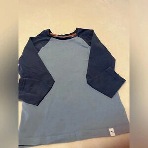 Tommy Bahama boys size small blue T-shirt with long sleeves